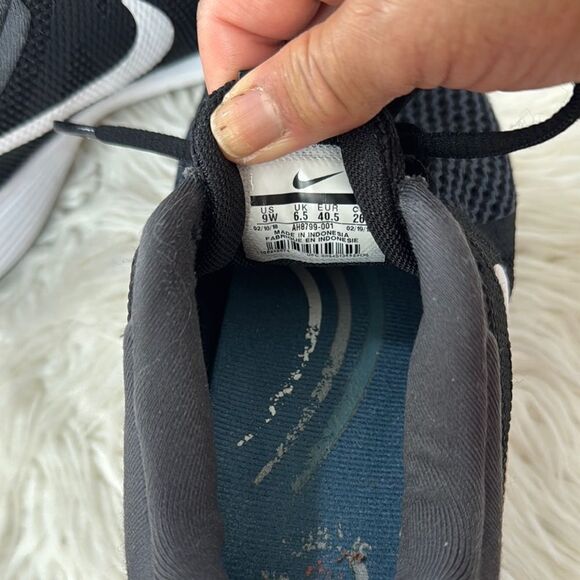 Nike Black and White Womens Mesh Sneakers Size 9 - Picture 8 of 8